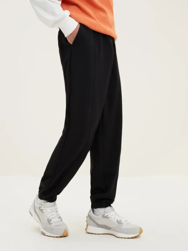 SEMIR Men's UT Interlock 3D Badge Loose Knitted Jogging Pants